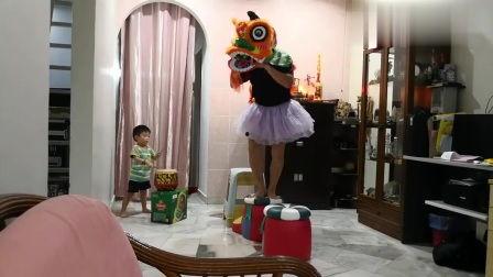 成人男孩演出化妆品视频,揭秘成人男孩的化妆品魅力之旅