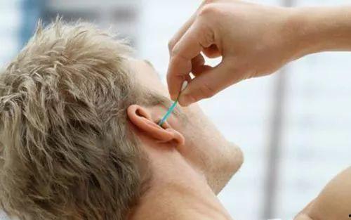 成人的挖耳朵方法视频,专业视频教学解析