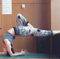 成人如何练后弯视频,成人高效练习指南