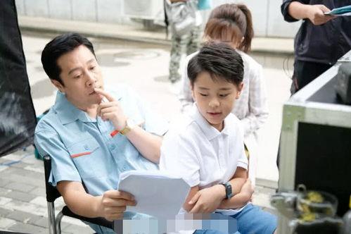 婴儿成人西服怎么穿视频,从稚嫩到成熟的时尚演变